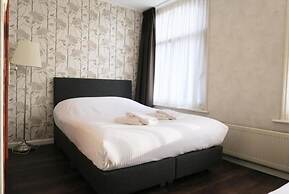Hotel Carillon