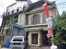 OYO Life  92842 Homestay Balearjosari