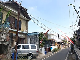 OYO Life  92842 Homestay Balearjosari