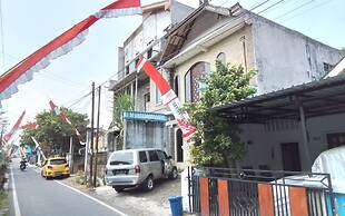 OYO Life  92842 Homestay Balearjosari