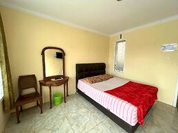 OYO LIFE 92844 Penginapan Cibodas