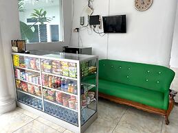 OYO LIFE 92844 Penginapan Cibodas