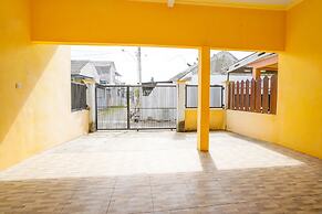 OYO 92848 Tri D Homestay Syariah