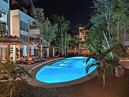 Spectacular Apartment Rooftop Hot Tub