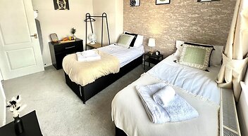 Remarkable 2-bed House in Coventry