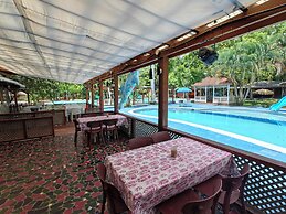 Hotel Cabañas River Park