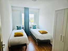 Large 3bedrooms in belair TerraceParking