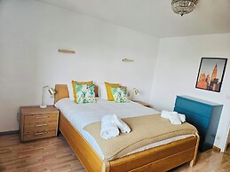 Large 3bedrooms in belair TerraceParking