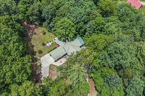 Treetop Oasis Retreat