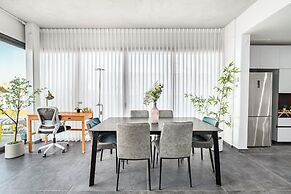 Top TLV Grand Suites