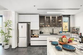 Top TLV Grand Suites