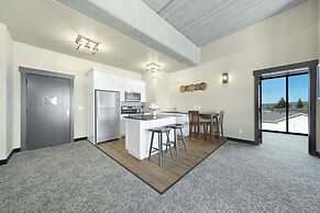 The Suites at Prairie Falls