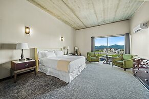 The Suites at Prairie Falls