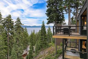 Lake View, Firepit, Game Room Remodeled Lake Tahoe Luxury Cabin by Ava