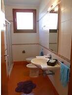 Holiday Village Escape With Garden and Fireplace