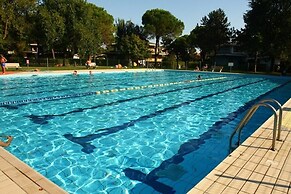 Spacious Flat With Terrace, Pool and Play Area