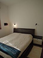 Lovely Flat With Garden in a Residence - Beahost