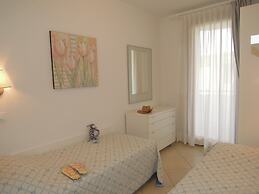 Modern Apartment With Swimming Pool