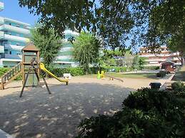 Flat for 5 in a Residence With 12 Pools