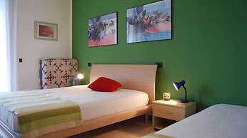 Comfy Apartment With Balcony and AC