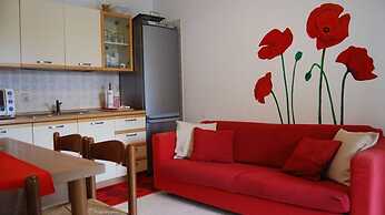 Comfy Apartment With Balcony and AC