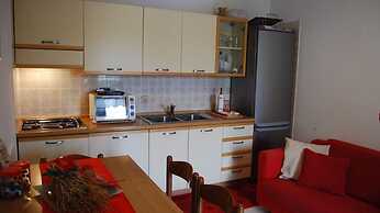 Comfy Apartment With Balcony and AC