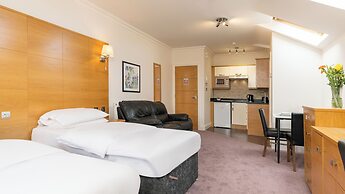Teddington Lodge