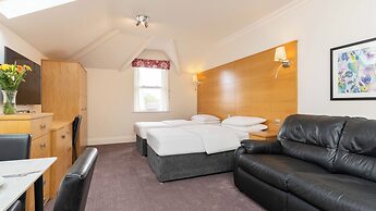 Teddington Lodge