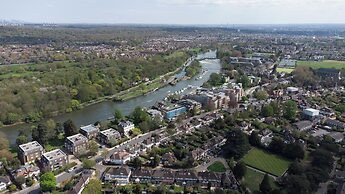 Teddington Lodge