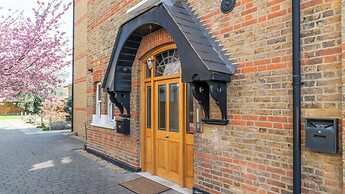 Teddington Lodge
