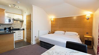 Teddington Lodge
