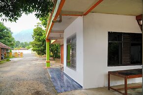 SPOT ON 92856 Home Stay Syariah Aom Kusman