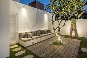 Villa Surga Julie by Alfred in Bali