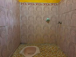 SPOT ON 92857 Kos Haji Jakfar SyariahNearPancoran mas 25