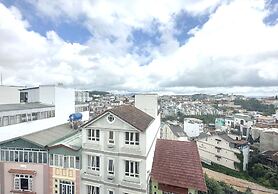 OYO 1196 Le Vu Hotel