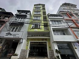 OYO 1196 Le Vu Hotel