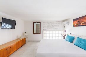 Antica Napoli by Wonderful Italy