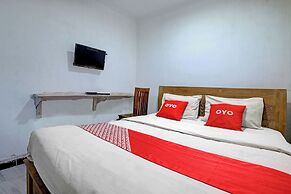 OYO Life 92877 Hotel Rainbow 7296