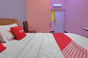 OYO Life 92877 Hotel Rainbow 7296