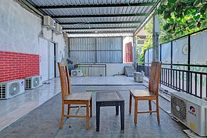 OYO Life 92877 Hotel Rainbow 7296