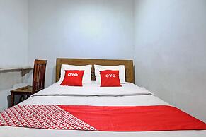 OYO Life 92877 Hotel Rainbow 7296