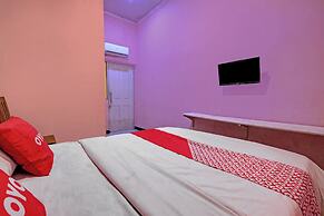 OYO Life 92877 Hotel Rainbow 7296