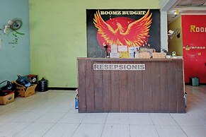 OYO Life 92877 Hotel Rainbow 7296