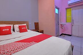 OYO Life 92877 Hotel Rainbow 7296