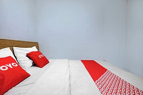 OYO Life 92877 Hotel Rainbow 7296