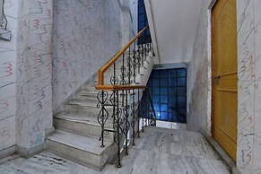 Goroomgo Shree Hare Rama Hare Varanasi