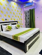 Goroomgo Shree Hare Rama Hare Varanasi