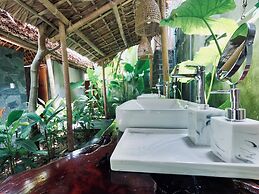 Thavill Retreat Hagiang