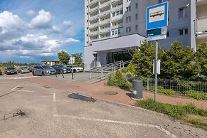 Studio With Sea View Gdynia by Renters