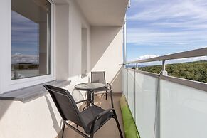 Studio With Sea View Gdynia by Renters